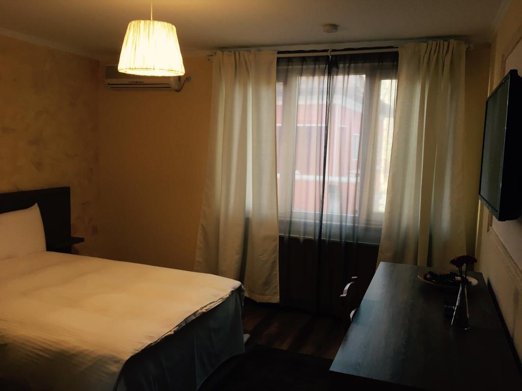 Hotel Mic Bucharest Room photo