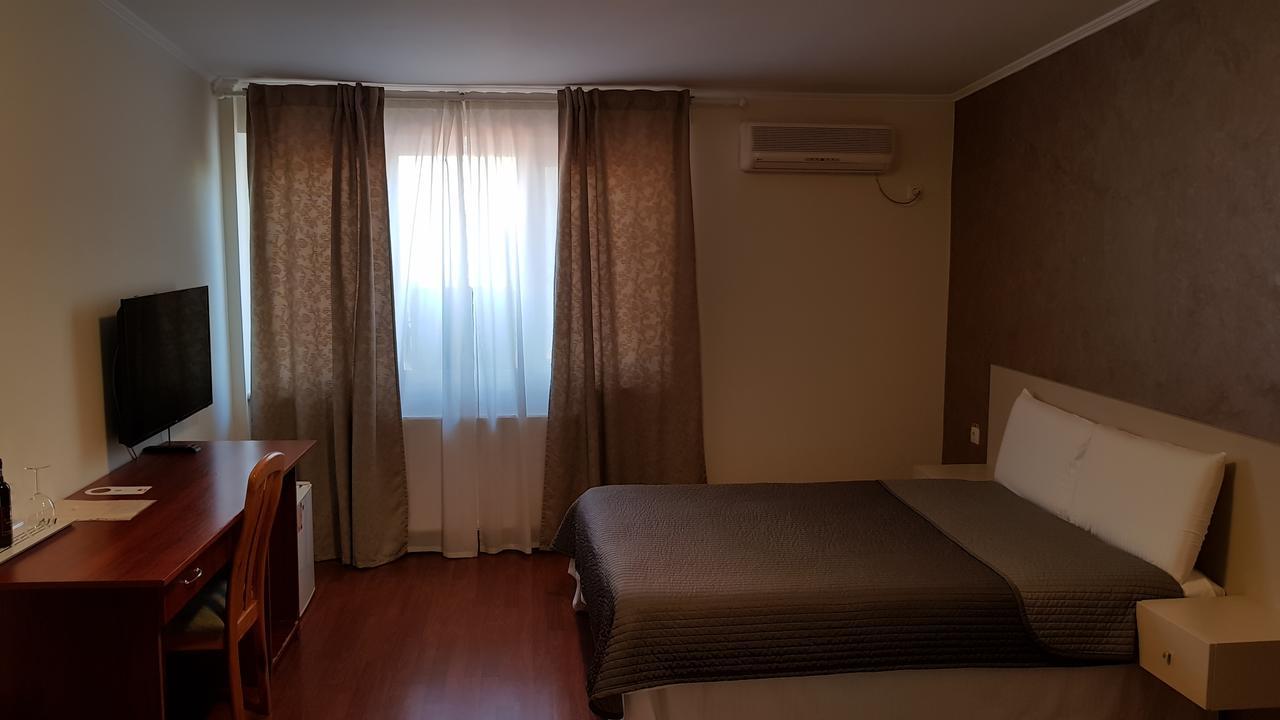 Hotel Mic Bucharest Exterior photo